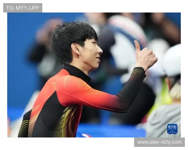 孙龙在短道速滑比赛中被对手摔倒波及，赛后膝盖缝针处理一瘸一拐离场